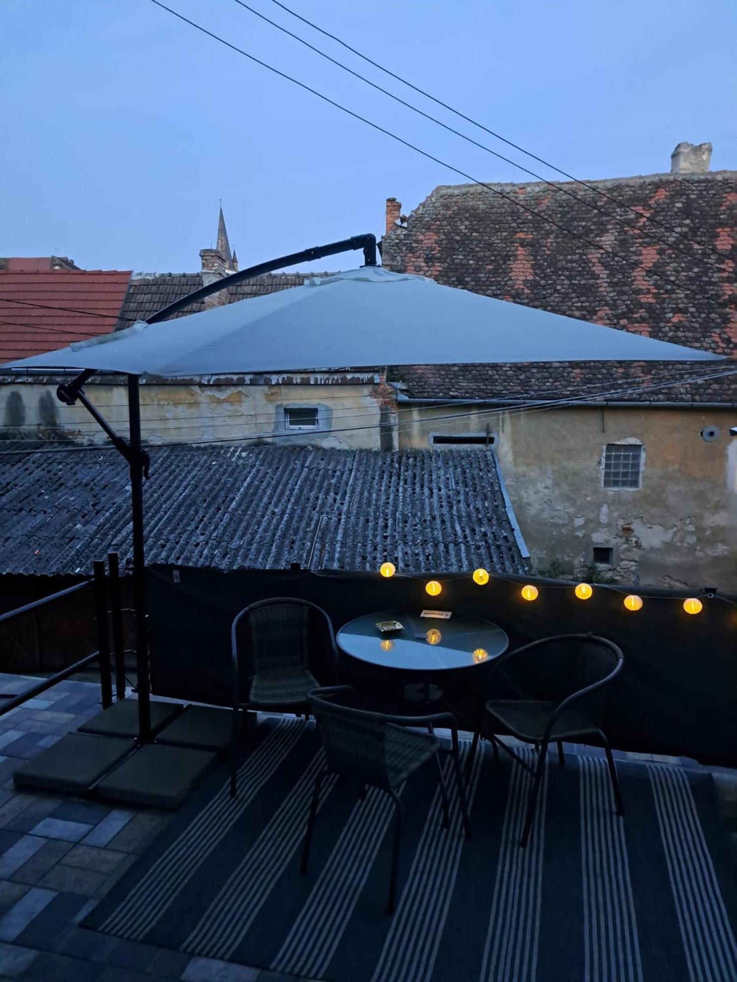 Free Garage In The Center-Delicia 4 Studio! Sibiu Eksteriør billede
